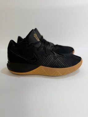 Nike Kyrie Flytrap Black Gum Basketball Shoes Men’s Size 12 EU 46 Sneakers
